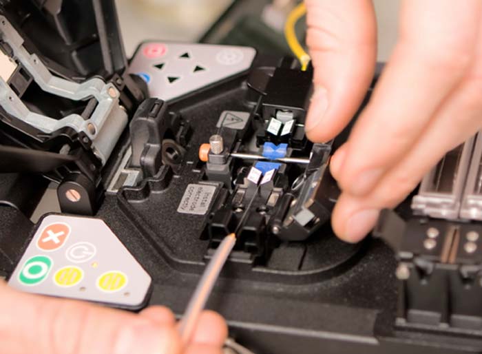 54f5cb824ffda8cb19ce77ee_Expertise-splicing.jpg